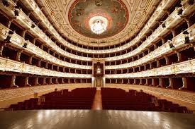 27 marzo 2022 – Dislivello zero: Parmigiano e Teatro Regio
